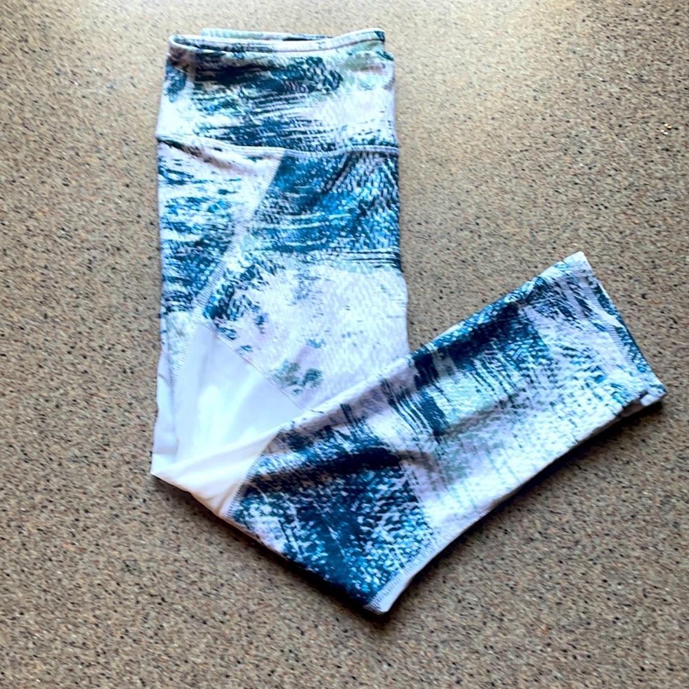 Fabletics below knee leggings